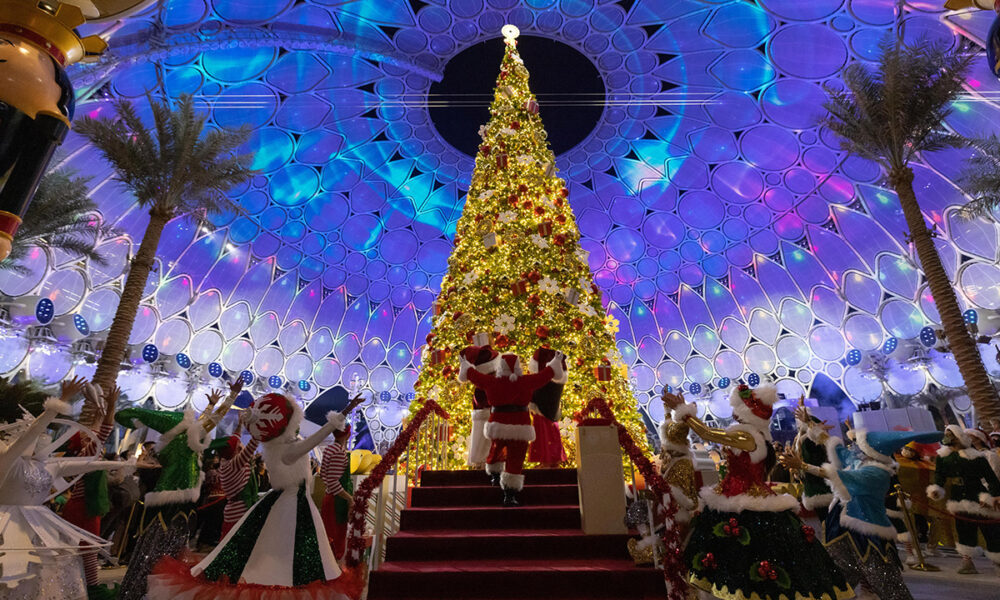 Christmas-Tree-lighting-at-Al-Wasl-Plaza